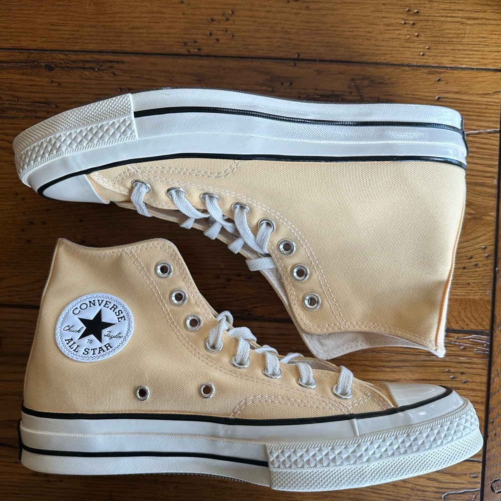 Brand new sunny chuck 70s